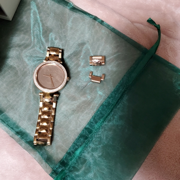 Watch - Picture 3 of 6